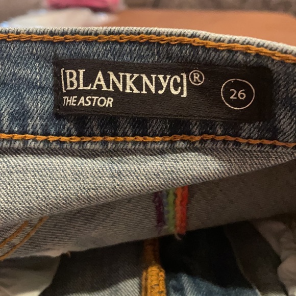 BLANK NYC NEW The Astor Cut-Off Shorts Rainbow 26 - Picture 6 of 7